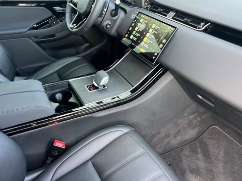 Used 2024 Land Rover Range Rover Evoque Dynamic SE image 33