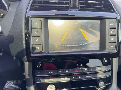 Used 2018 Jaguar F-PACE AWD/4WD image 24