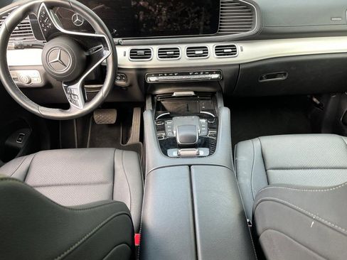 Used 2025 Mercedes-Benz GLS 450 4MATIC image 7