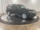 Used 2017 Nissan Rogue SV image 3