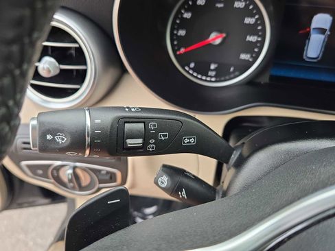 Used 2022 Mercedes-Benz GLC 300 4MATIC image 15