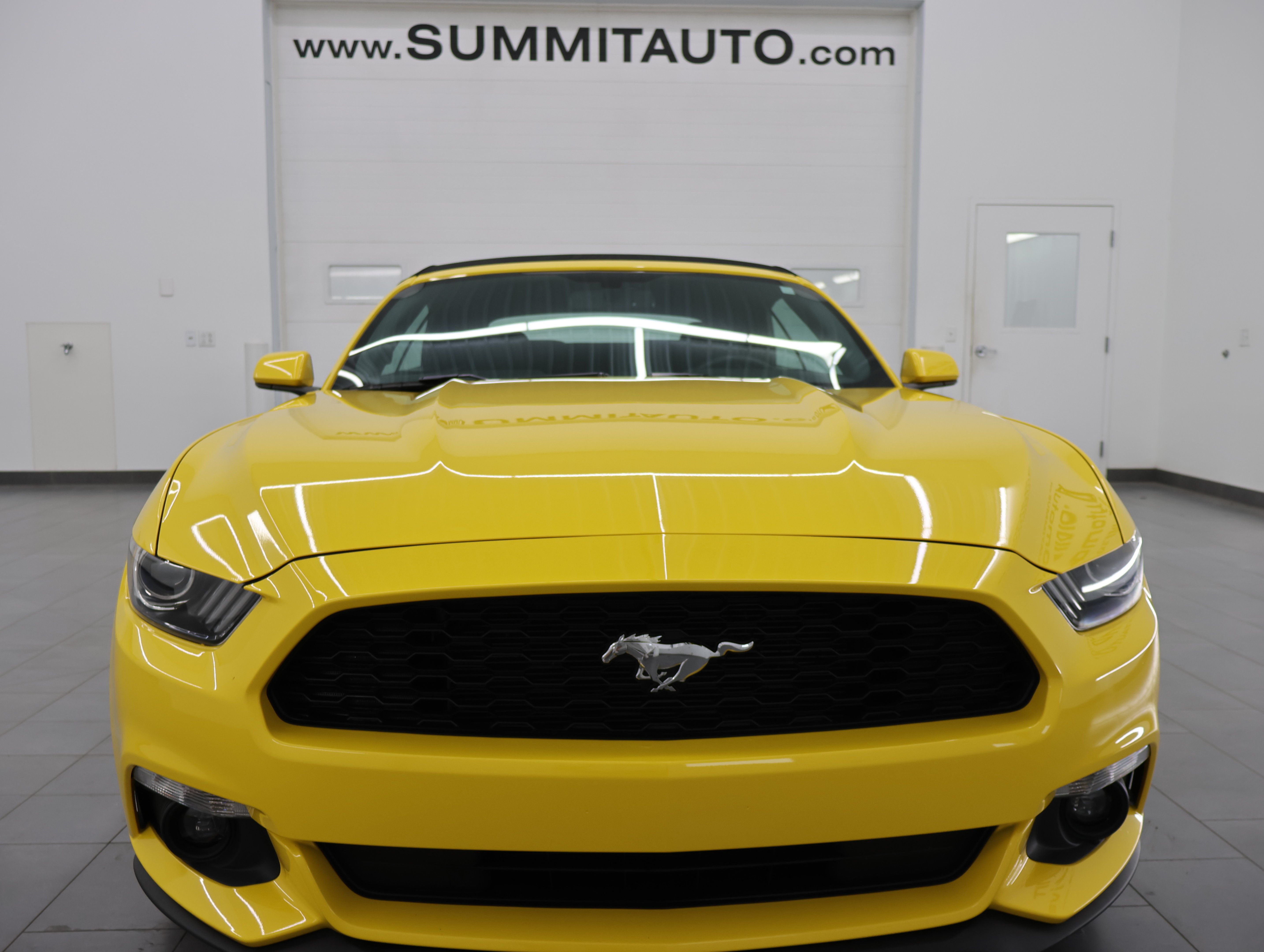 Used 2016 Ford Mustang Convertible w/ Equipment Group 051A RWD image 20