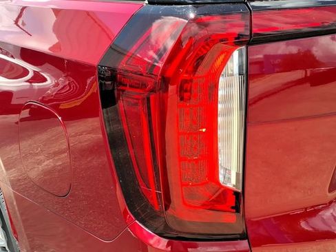 Used 2022 GMC Yukon SLT w/ SLT Premium Package RWD image 10