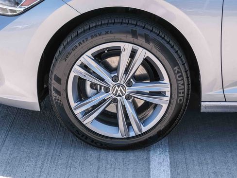 Used 2024 Volkswagen Jetta SE FWD image 10