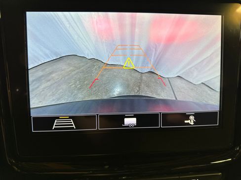 Used 2020 Chevrolet Traverse LT w/ LPO, Floor Liner Package FWD image 28