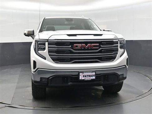 Used 2023 GMC Sierra 1500 SLT image 9