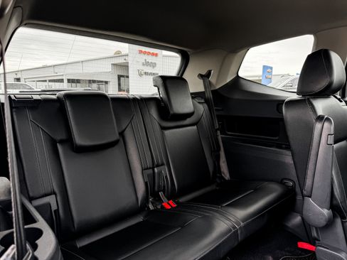 Used 2019 Volkswagen Atlas SEL R-Line image 18