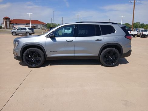 Used 2025 GMC Acadia Elevation w/ Elevation Premium Package AWD/4WD image 4