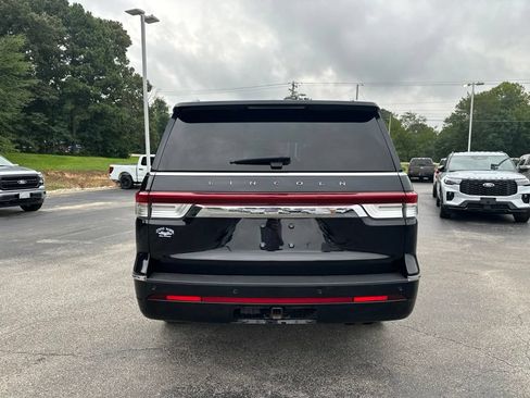Used 2022 Lincoln Navigator Reserve RWD image 4
