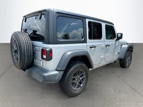 Used 2024 Jeep Wrangler Unlimited Sport AWD/4WD image 4