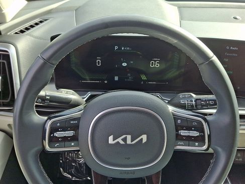 Certified 2025 Kia Sorento S w/ Panoramic Sunroof Package AWD/4WD image 21