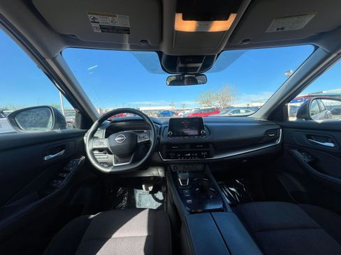 Used 2025 Nissan Rogue SV FWD image 34