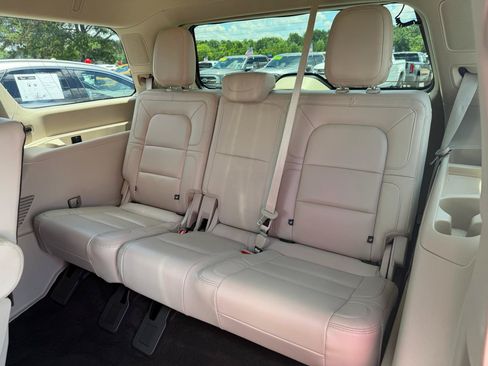 Used 2021 Lincoln Navigator Reserve w/ Luxury Package AWD/4WD image 20