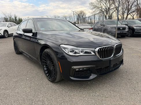 Used 2019 BMW 750i xDrive w/ Executive Package AWD/4WD image 3
