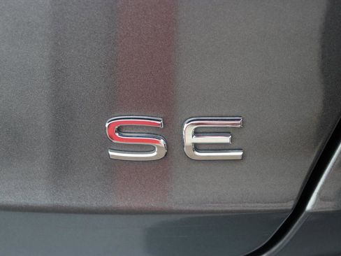 Used 2024 Volkswagen Jetta SE image 54