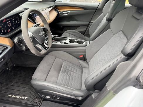 Certified 2023 Audi e-tron GT Prestige w/ Prestige Package image 3