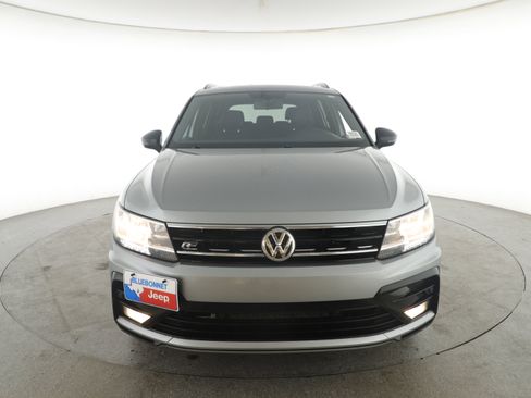 Used 2020 Volkswagen Tiguan SE R-Line image 2