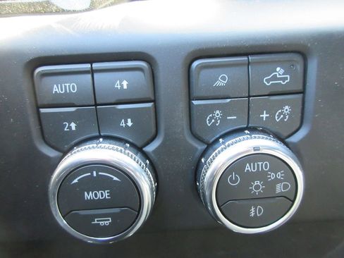 New 2026 GMC Sierra 1500 AT4 AWD/4WD image 18