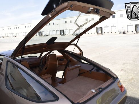 Used 1988 Porsche 928 S4 image 27