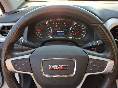 Used 2023 GMC Acadia SLE FWD image 19