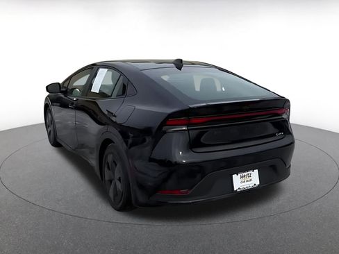 Used 2025 Toyota Prius LE image 11