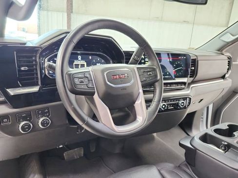 Used 2025 GMC Sierra 1500 SLT image 18