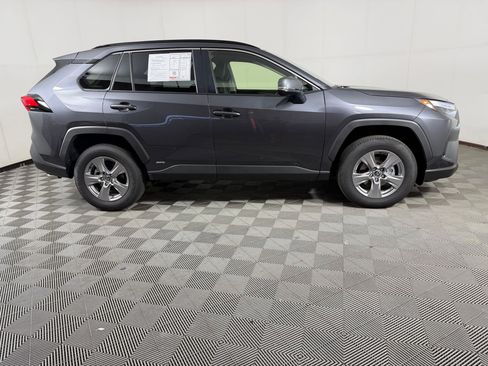 Used 2025 Toyota RAV4 XLE AWD/4WD image 8