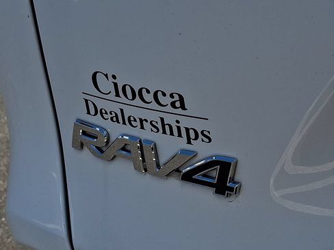 Used 2019 Toyota RAV4 LE w/ All Weather Liner Package AWD/4WD image 30