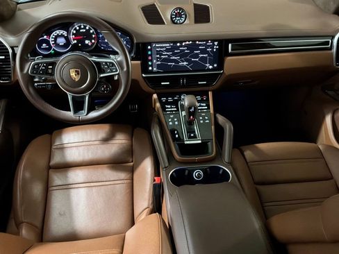 Used 2023 Porsche Cayenne GTS image 11