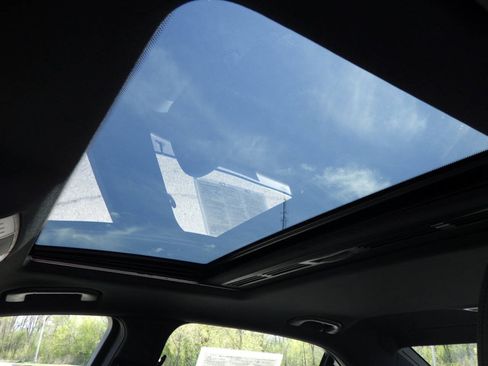Used 2011 Mercedes-Benz E 350 4MATIC Sedan image 30