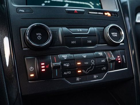 Used 2019 Ford Explorer XLT w/ XLT Sport Appearance Package image 26