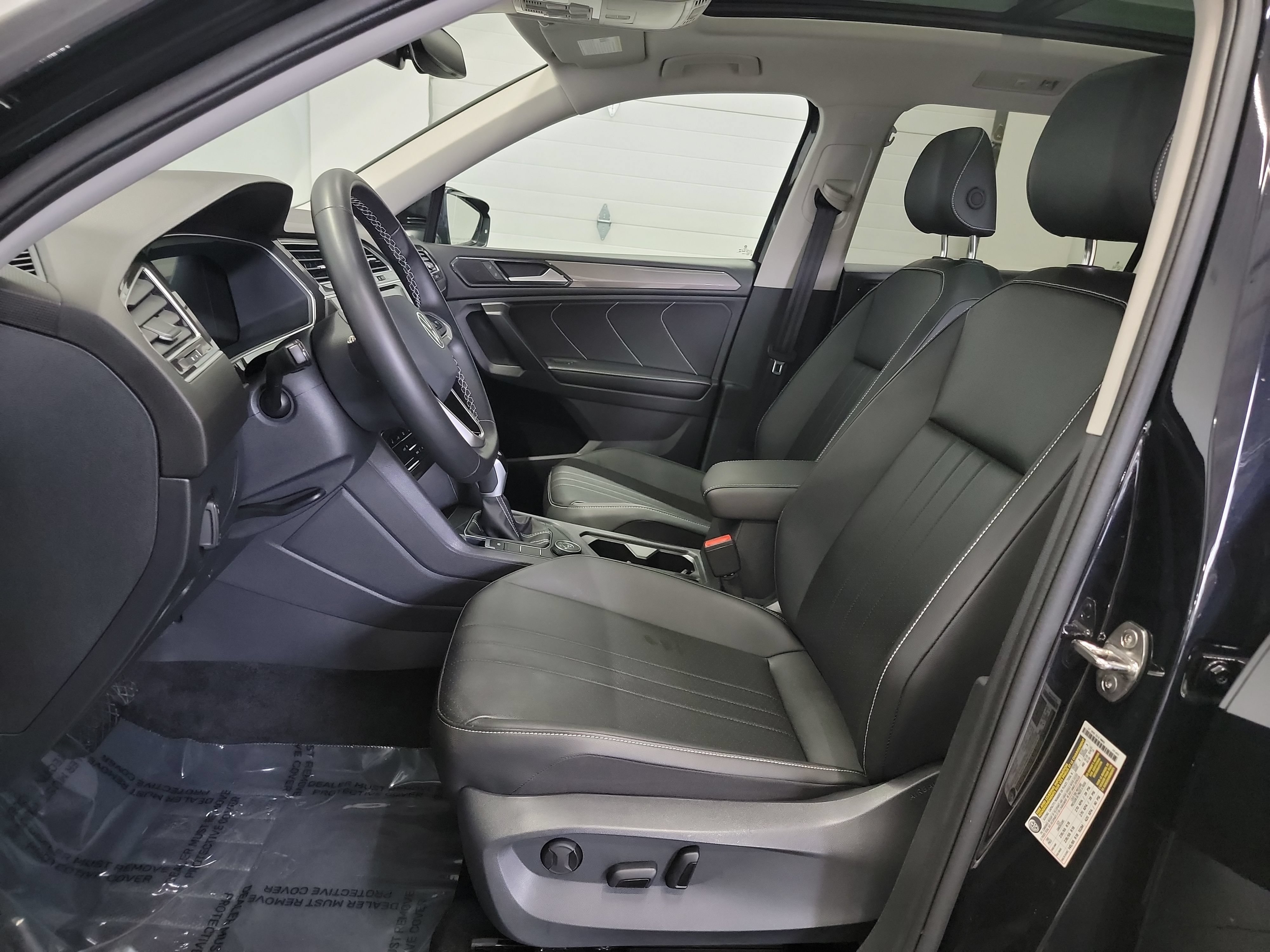 Used 2024 Volkswagen Tiguan SE AWD/4WD image 12