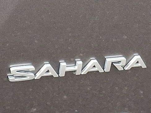 Used 2023 Jeep Wrangler Unlimited Sahara w/ Cold Weather Group AWD/4WD image 32