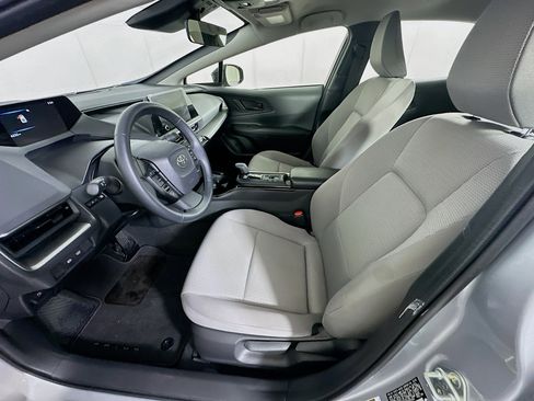 Used 2025 Toyota Prius LE image 13