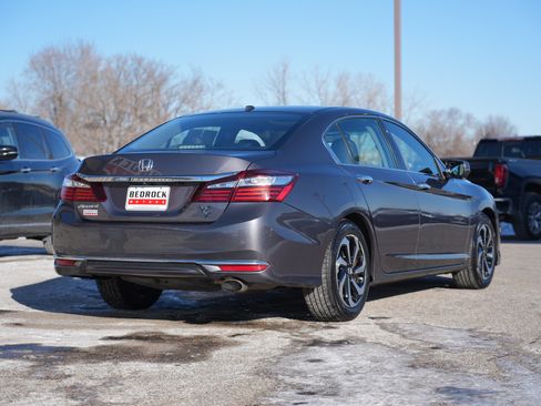 Used 2017 Honda Accord EX-L image 3
