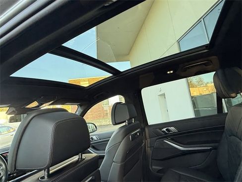 Certified 2024 BMW X7 xDrive40i w/ M Sport Package image 18