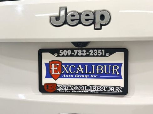 Used 2019 Jeep Grand Cherokee Limited w/ Luxury Group II image 17