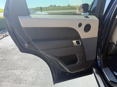 Used 2019 Land Rover Range Rover Sport HSE AWD/4WD image 34