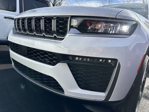 New 2026 Jeep Grand Cherokee Limited AWD/4WD image 21