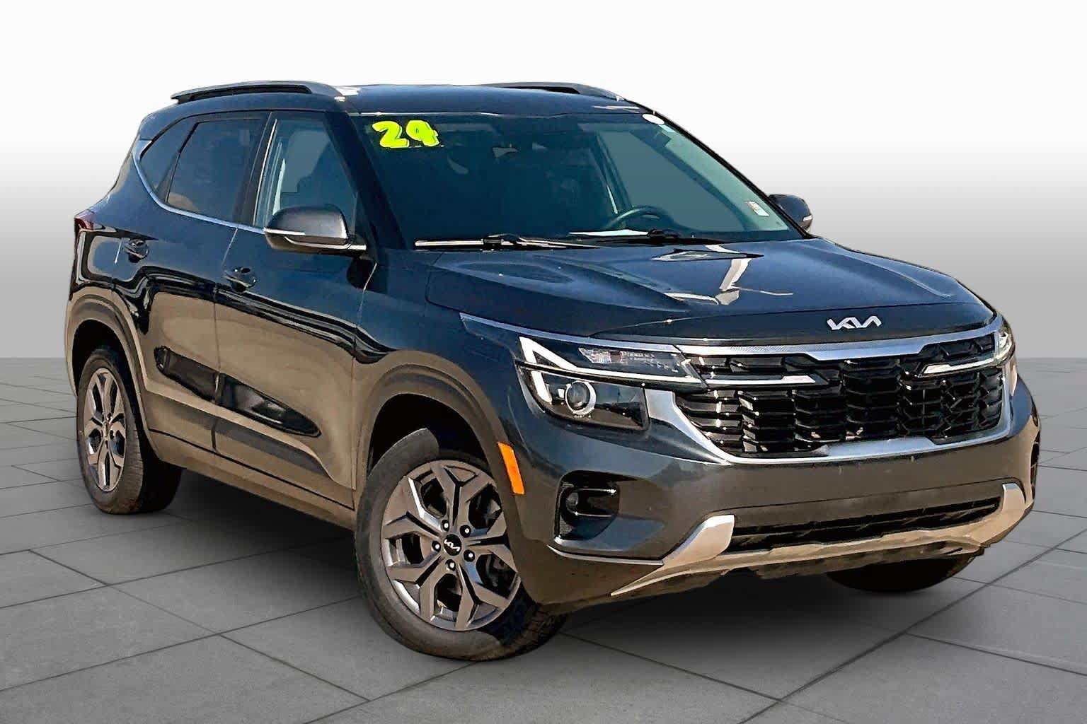 Used 2024 Kia Seltos S AWD/4WD image 2