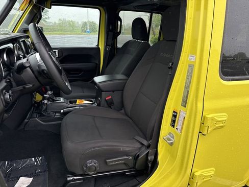 Used 2023 Jeep Wrangler Sahara image 17