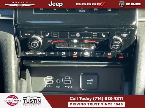 Used 2023 Jeep Grand Cherokee L Laredo AWD/4WD image 19