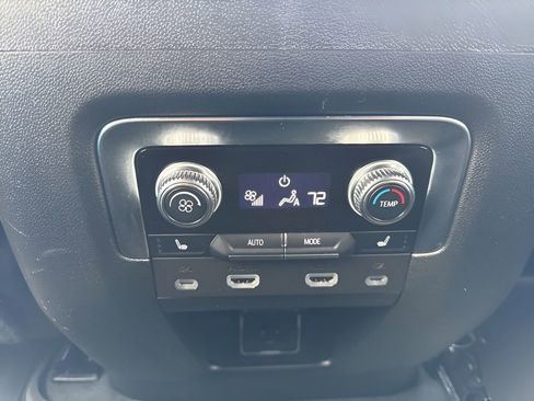 Used 2024 GMC Yukon Denali w/ Denali Reserve Package image 14