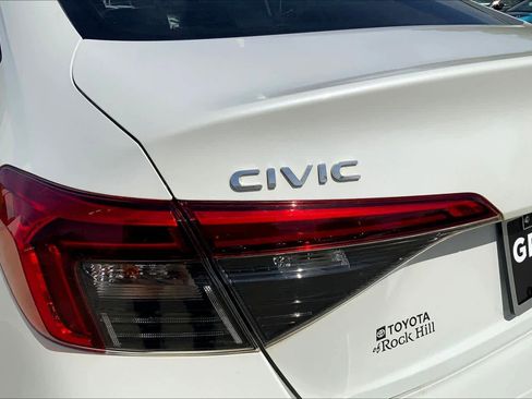 Used 2023 Honda Civic Sport image 32