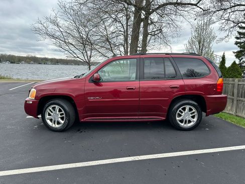 Used 2008 GMC Envoy Denali w/ Sun And 6-Disc Cd Package AWD/4WD image 8