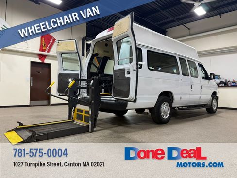 Used 2014 Ford E-250 and Econoline 250 Extended w/ Power Group RWD image 1