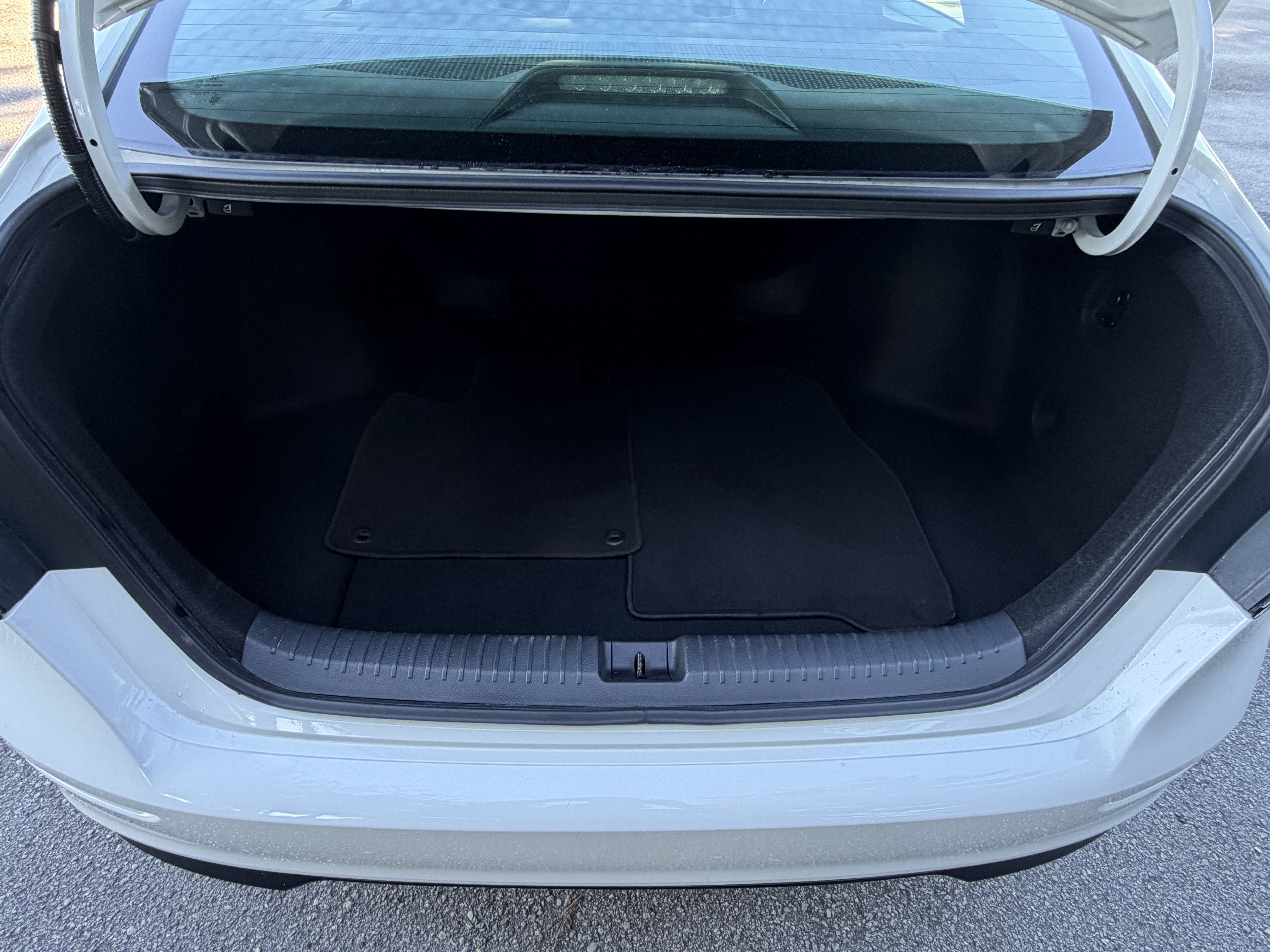 Used 2023 Honda Accord EX image 4