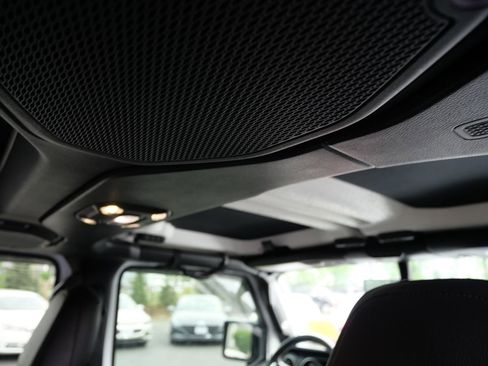 Used 2019 Jeep Wrangler Unlimited Sahara AWD/4WD image 30