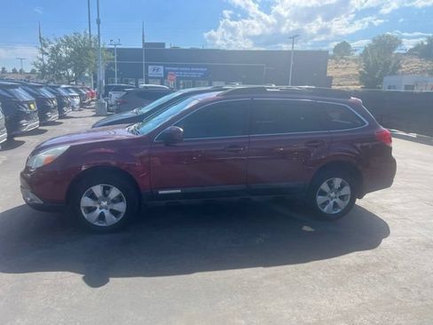 Used 2011 Subaru Outback 2.5i Premium w/ All-Weather Pkg AWD/4WD image 2