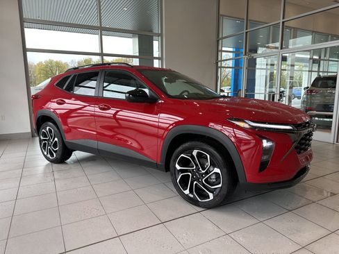 New 2026 Chevrolet Trax RS image 3